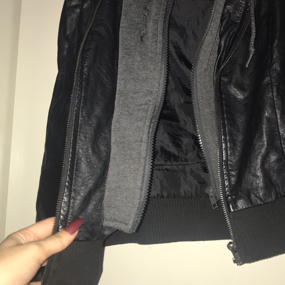 Black leather jacket - Picture 2 of 4